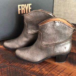 NWOT Frye Jolene Pull On Boots size 9.5